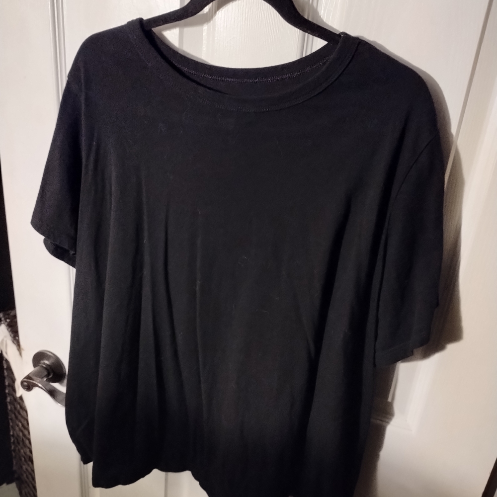 Old Navy Black T-Shirt